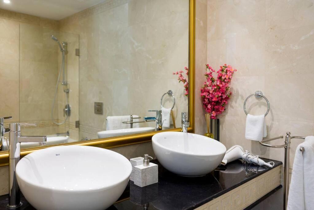 Versace Tower Luxury Suites - Downtown Beyrut Dış mekan fotoğraf